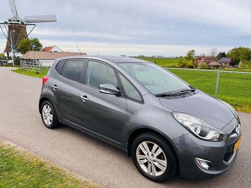 Grijs Gebruikt 2010 Hyundai ix20 Hatchback | € 5.950 (Eerlijke prijs) - Afbeelding 1/4
