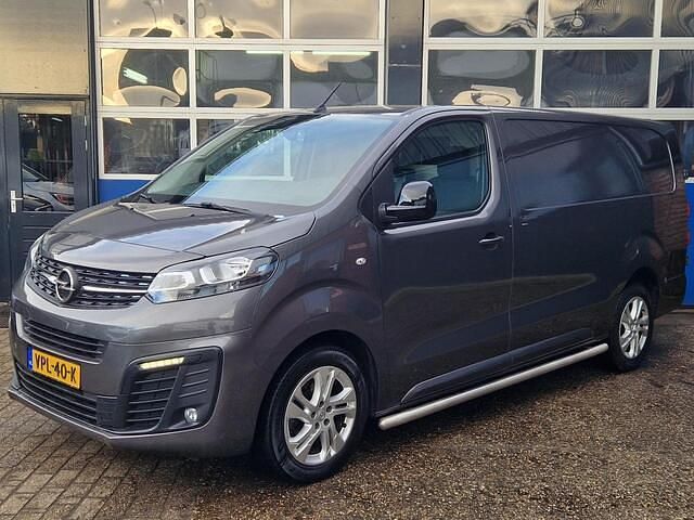Grijs Occasion 2022 Opel Vivaro Edition MPV | € 15.950 - Afbeelding 1/4