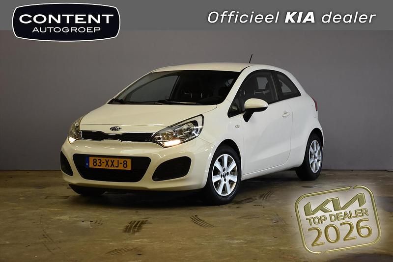 Wit Occasion 2013 Kia Rio Comfort Hatchback | € 7.940 (Eerlijke prijs) - Afbeelding 1/4