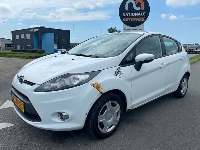 Wit Gebruikt 2012 Ford Fiesta Titanium Hatchback | € 1.350 (Super prijs) - Afbeelding 1/4
