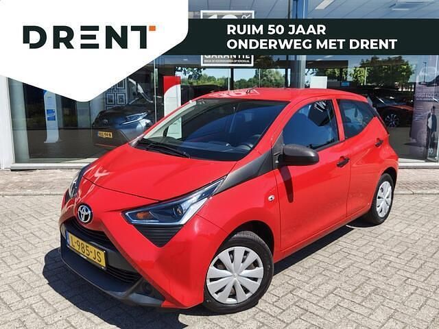 Rood Occasion 2021 Toyota Aygo Hatchback | € 8.895 (Goede deal) - Afbeelding 1/4