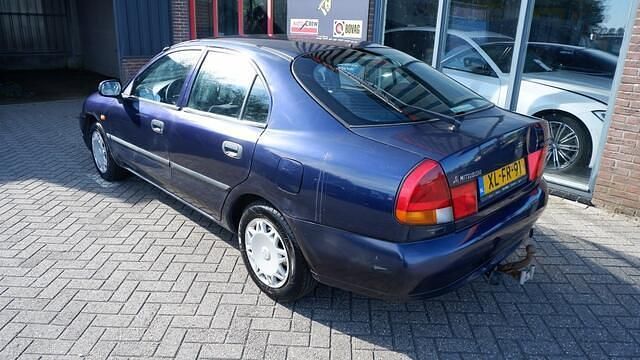 Occasion Mitsubishi Carisma 99 PK (72 kW) 1999 Blauw Hatchback