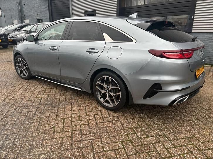 Occasion Kia ProCeed GT-Line 140 PK (102 kW) 2019 Grijs, metallic lak Hatchback