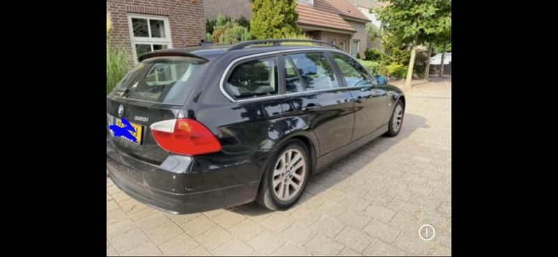 Zwart Occasion 2007 BMW 320 Stationwagen | € 4.000 (Eerlijke prijs) - Afbeelding 1/4