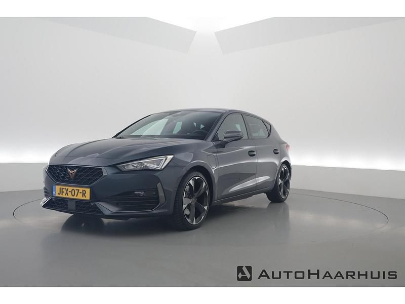 Grijs Gebruikt 2023 Cupra Leon Hatchback | € 29.900 (Iets duurder) - Afbeelding 1/3