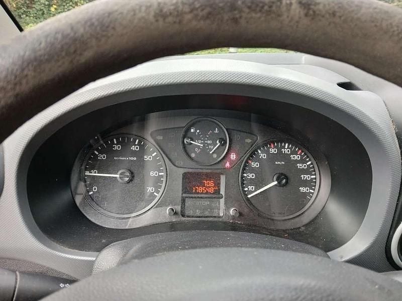 Wit Gebruikt 2009 Peugeot Partner MPV | € 4.750 (Eerlijke prijs) - Afbeelding 1/4