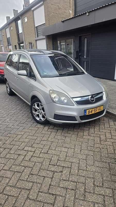 Gebruikt 2005 Opel Zafira MPV | € 2.000 (Eerlijke prijs) - Afbeelding 1/4