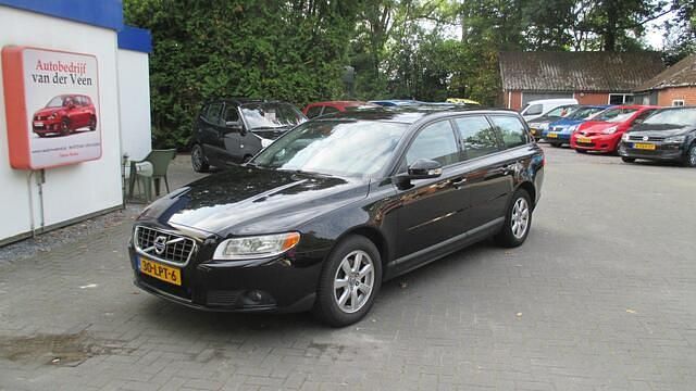 Zwart Gebruikt 2010 Volvo V70 Stationwagen | € 6.895 (Eerlijke prijs) - Afbeelding 1/4
