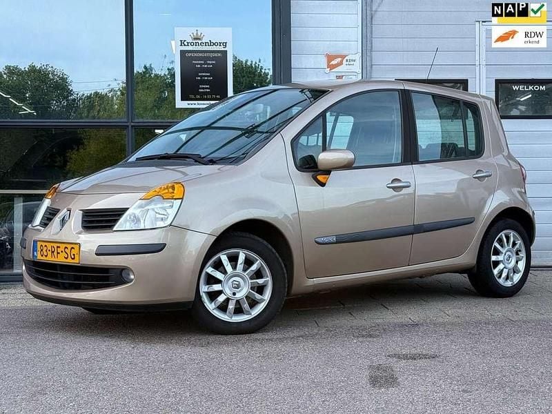 Beige, metallic lak Gebruikt 2005 Renault Modus Luxe MPV | € 3.499 (Eerlijke prijs) - Afbeelding 1/4