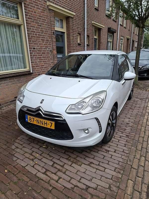 Wit Gebruikt 2010 Citroën DS3 Chic Hatchback | € 5.500 - Afbeelding 1/4
