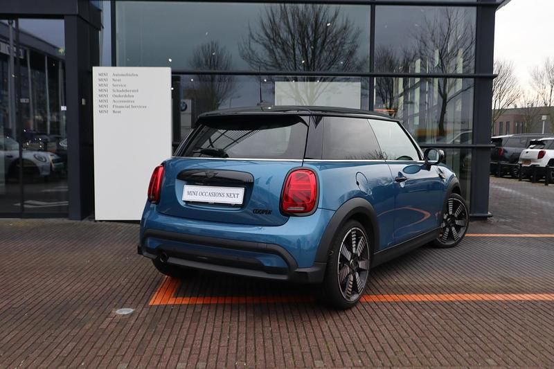 Occasion Mini Cooper Comfort 136 PK (100 kW) 2021 Blauw Hatchback