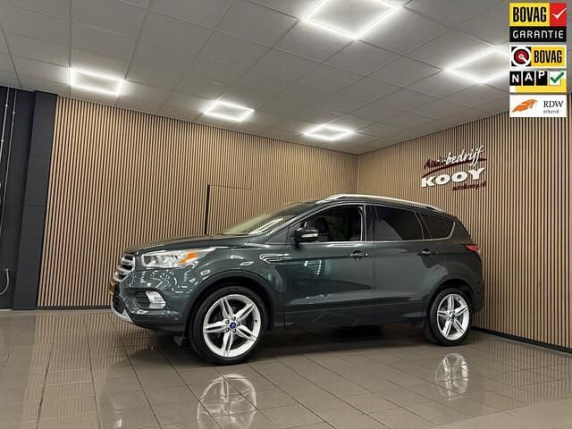 Groen, metallic lak Gebruikt 2017 Ford Kuga Titanium SUV | € 12.950 (Goede deal) - Afbeelding 1/4