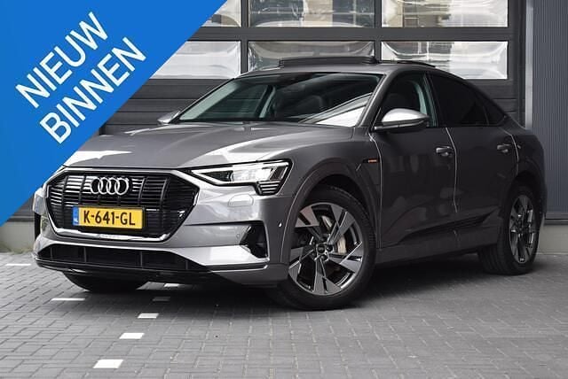 Grijs, metallic lak Gebruikt 2020 Audi e-tron Sportback Business SUV | € 36.590 (Eerlijke prijs) - Afbeelding 1/4