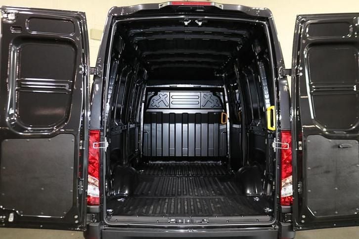 Occasion Iveco Daily 175 PK (128 kW) 2024 Zwart