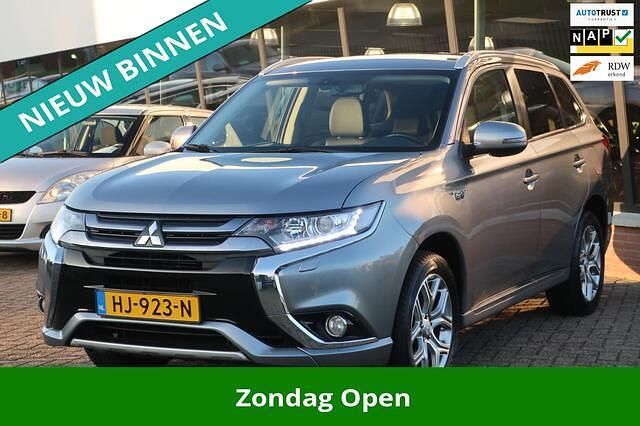 Grijs Gebruikt 2015 Mitsubishi Outlander Edition SUV | € 12.945 (Iets duurder) - Afbeelding 1/4