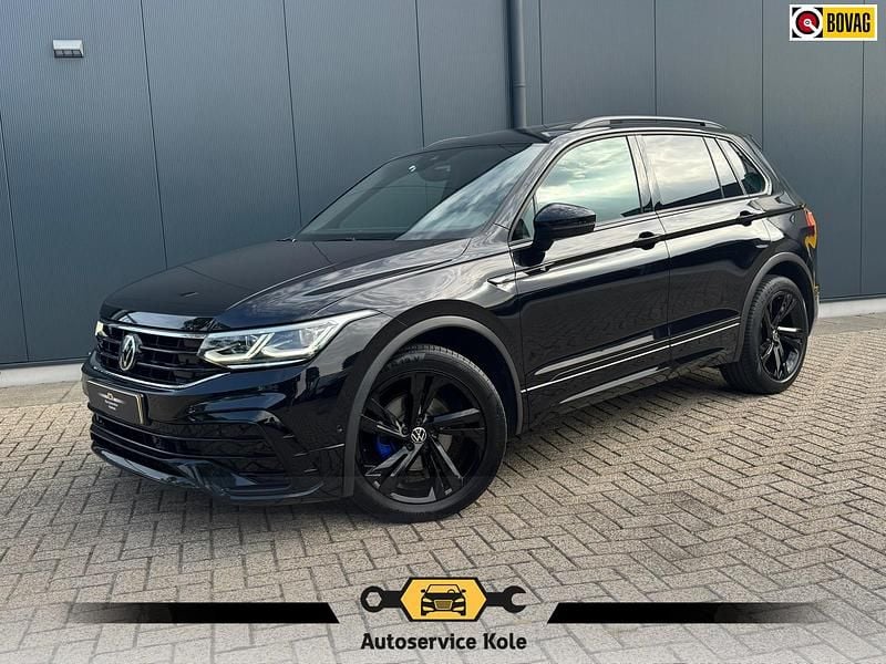 Zwart Gebruikt 2020 VW Tiguan Black Edition SUV | € 35.635 (Duur) - Afbeelding 1/4