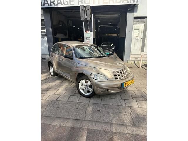 Bruin Gebruikt 2003 Chrysler PT Cruiser Clasic Hatchback | € 1.500 (Eerlijke prijs) - Afbeelding 1/4