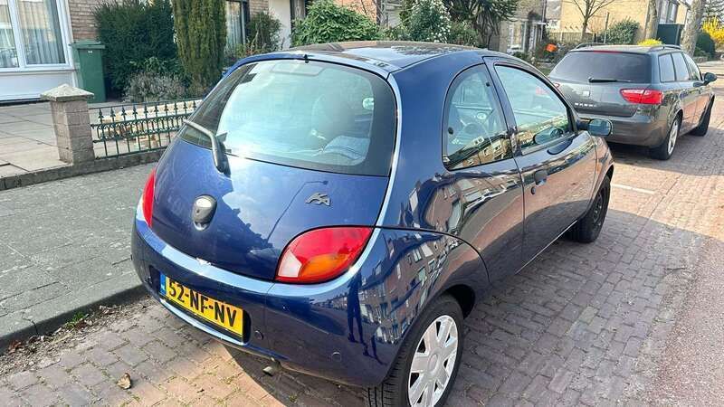 Blauw Gebruikt 2003 Ford Ka Trend Hatchback | € 700 (Eerlijke prijs) - Afbeelding 1/4