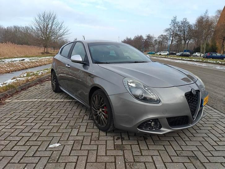 Occasion Alfa Romeo Giulietta 170 PK (125 kW) 2013 Grijs Hatchback
