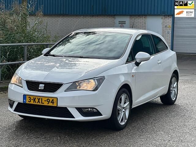Wit Gebruikt 2013 Seat Ibiza SC Hatchback | € 5.250 (Iets duurder) - Afbeelding 1/4