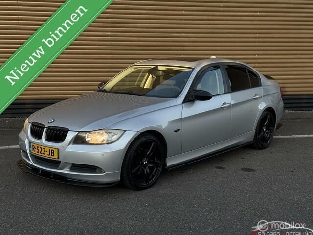 Grijs Gebruikt 2006 BMW 318 Sedan | € 4.750 (Eerlijke prijs) - Afbeelding 1/4