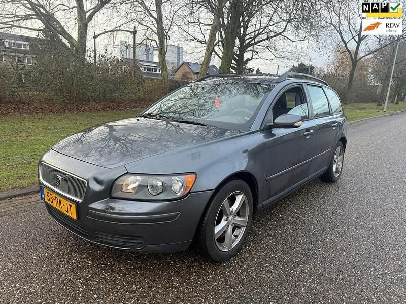 Grijs Occasion 2004 Volvo V50 Stationwagen | € 599 (Super prijs) - Afbeelding 1/4
