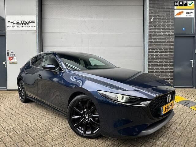 Blauw Occasion 2020 Mazda 3 Luxury Hatchback | € 18.440 (Eerlijke prijs) - Afbeelding 1/4