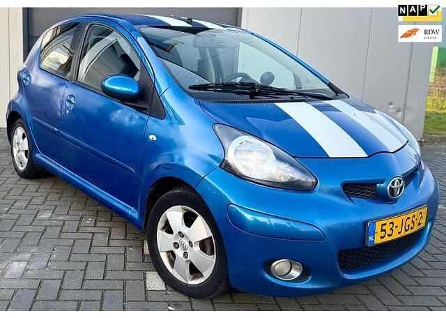 Blauw Occasion 2009 Toyota Aygo Hatchback | € 2.150 (Goede deal) - Afbeelding 1/4