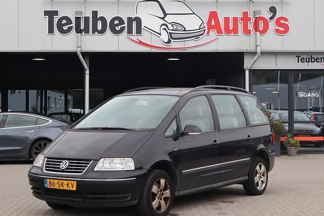 Zwart Gebruikt 2006 VW Sharan Comfortline MPV | € 3.395 - Afbeelding 1/4