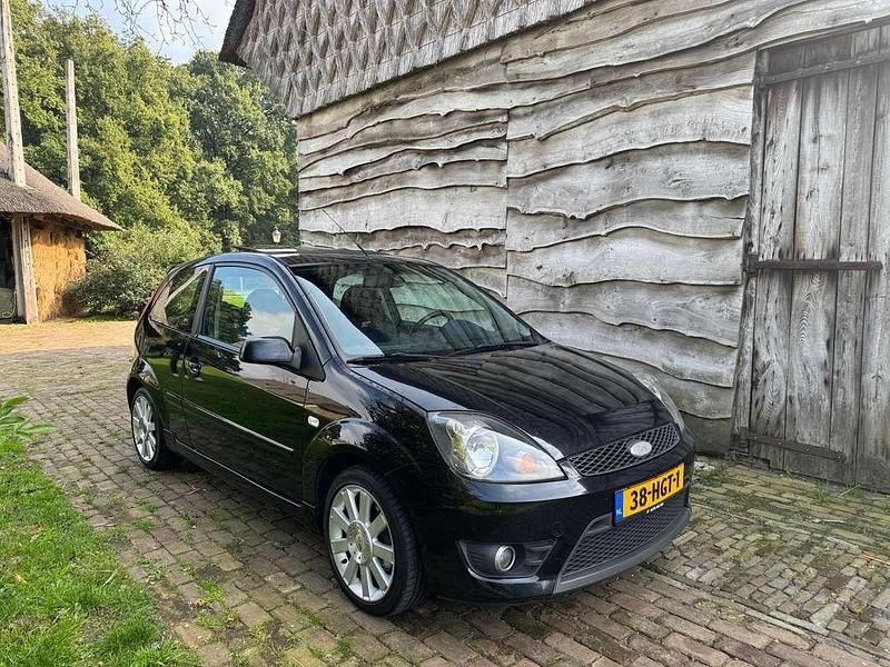 Zwart Gebruikt 2006 Ford Fiesta ST Hatchback | € 3.950 (Iets duurder) - Afbeelding 1/4