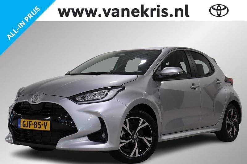 Zilver Nieuw 2024 Toyota Yaris Hybrid Edition Hatchback | € 26.994 (Goede deal) - Afbeelding 1/4