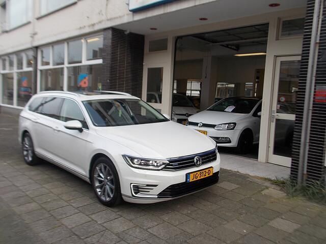 Occasion VW Passat Highline 157 PK (115 kW) 2015 Wit Stationwagen