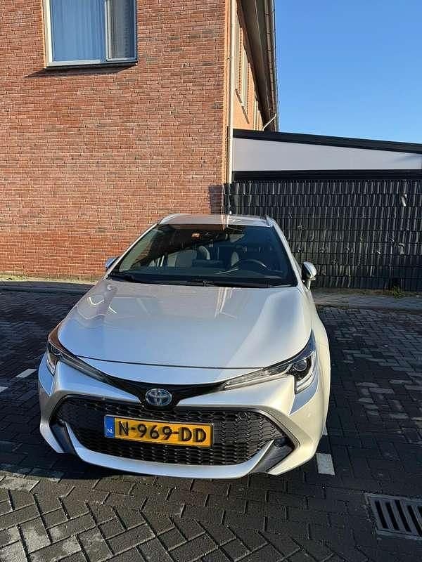 Zilver Gebruikt 2020 Toyota Corolla Edition Stationwagen | € 17.995 (Goede deal) - Afbeelding 1/4