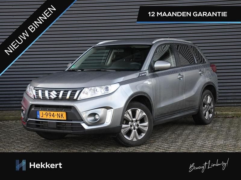Grijs Occasion 2020 Suzuki Vitara SUV | € 17.995 (Eerlijke prijs) - Afbeelding 1/4