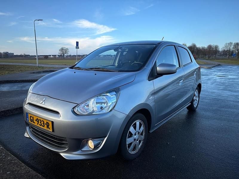 Grijs Occasion 2015 Mitsubishi Space Star Hatchback | € 3.900 (Goede deal) - Afbeelding 1/4