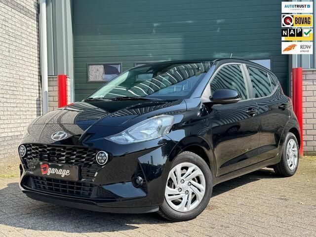 Zwart Gebruikt 2021 Hyundai i10 Comfort Hatchback | € 11.250 (Eerlijke prijs) - Afbeelding 1/4