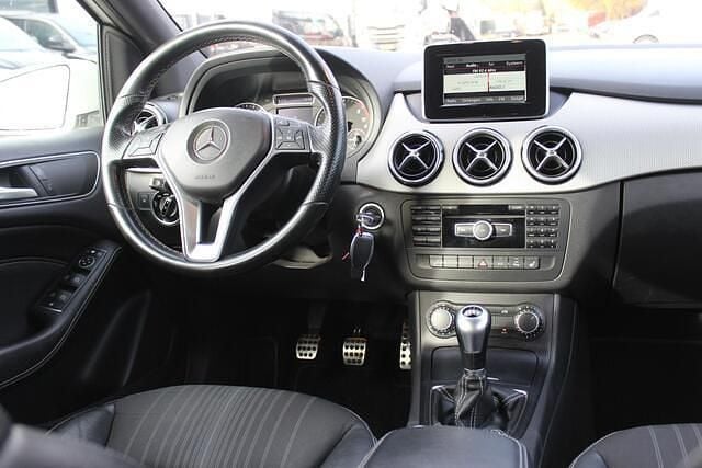 Occasion Mercedes B180 Prestige 109 PK (80 kW) 2014 Wit MPV