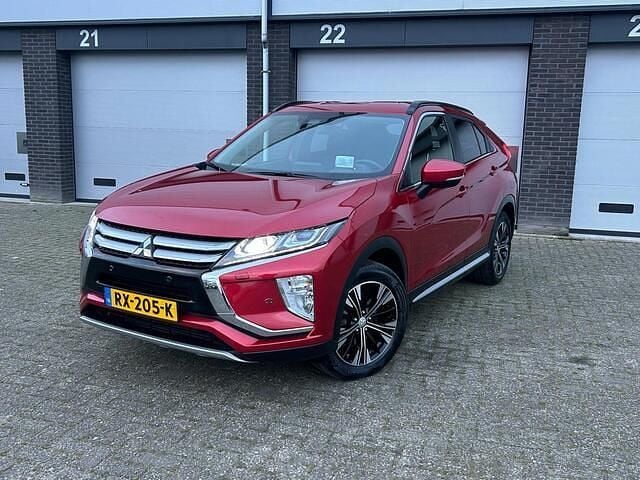 Rood (metallic) Gebruikt 2018 Mitsubishi Eclipse Cross Edition SUV | € 16.750 (Eerlijke prijs) - Afbeelding 1/4
