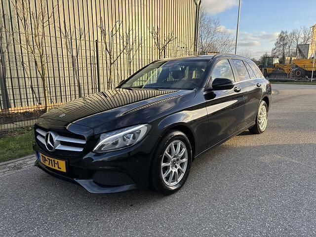 Zwart Gebruikt 2017 Mercedes C200 Premium Stationwagen | € 13.450 (Eerlijke prijs) - Afbeelding 1/4