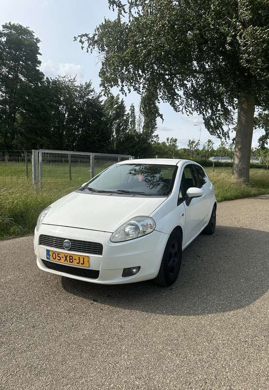Wit Gebruikt 2007 Fiat Punto Dynamic Hatchback | € 1.100 (Eerlijke prijs) - Afbeelding 1/4