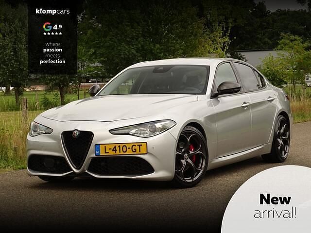 Grijs Gebruikt 2018 Alfa Romeo Giulia Veloce Sedan | € 24.900 (Eerlijke prijs) - Afbeelding 1/4