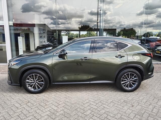 Occasion Lexus NX450h+ Luxury Line 309 PK (227 kW) 2025 Groen (metallic) SUV