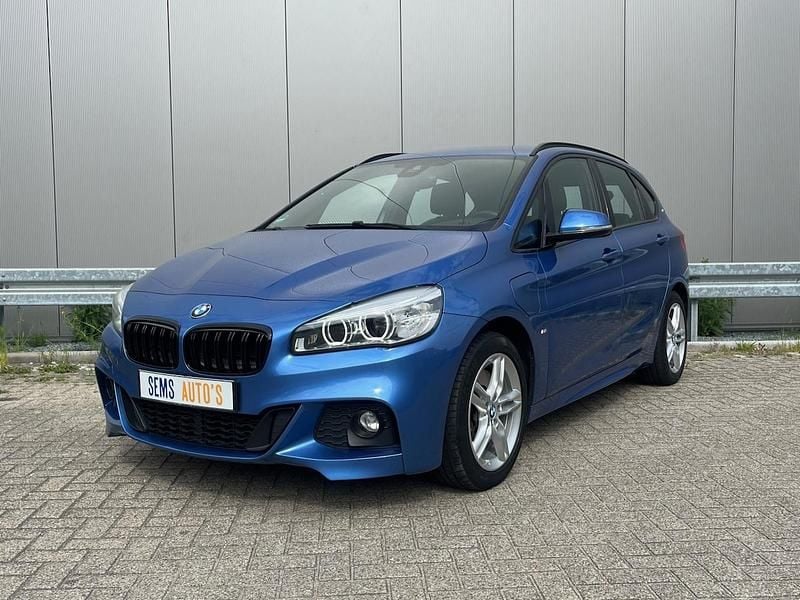 Blauw (metallic) Gebruikt 2016 BMW 225 Active Tourer Executive MPV | € 12.750 (Super prijs) - Afbeelding 1/4