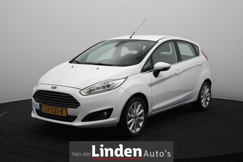 Wit Gebruikt 2016 Ford Fiesta Titanium Hatchback | € 8.845 (Eerlijke prijs) - Afbeelding 1/4