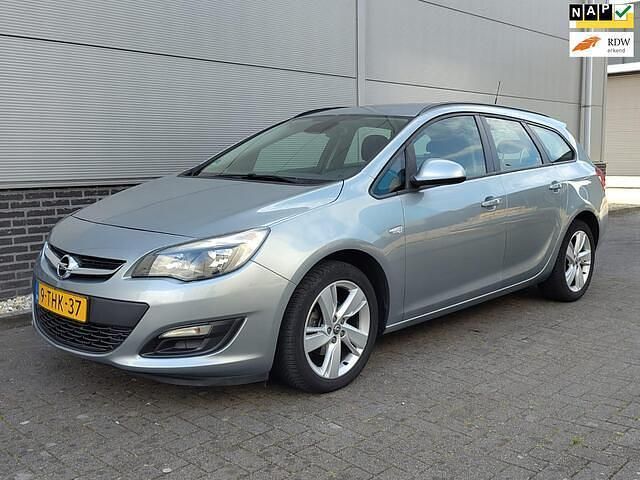Grijs Gebruikt 2014 Opel Astra Stationwagen | € 4.950 (Eerlijke prijs) - Afbeelding 1/4