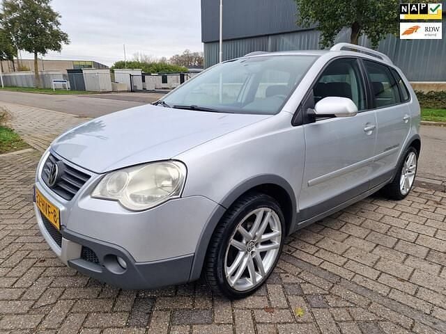 Grijs (metallic) Occasion 2009 VW Polo Cross Hatchback | € 4.749 (Goede deal) - Afbeelding 1/4