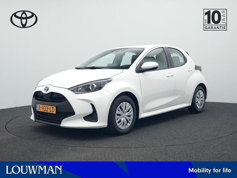 Wit Gebruikt 2022 Toyota Yaris Hybrid Active Hatchback | € 21.980 (Eerlijke prijs) - Afbeelding 1/3