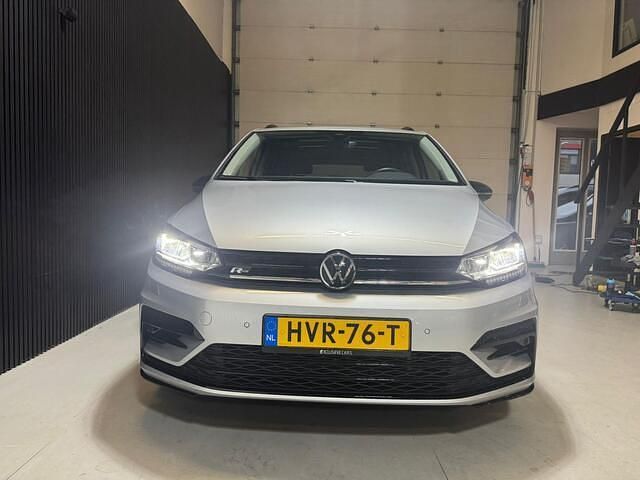 Occasion VW Touran R-line 150 PK (110 kW) 2023 Grijs MPV