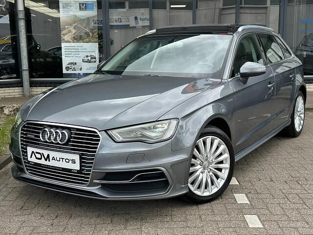 Grijs Gebruikt 2015 Audi A3 Sportback Ambition Hatchback | € 17.450 (Duur) - Afbeelding 1/4
