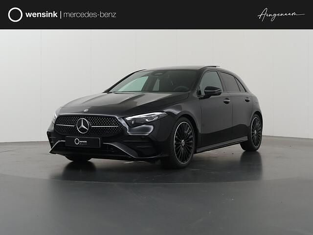 Zwart Nieuw 2025 Mercedes A180 Business Hatchback | € 51.950 - Afbeelding 1/4